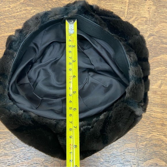 VINTAGE FAUX FUR BLACK BROWN CIRCLE WOMENS FANCY CHIC WINTER BEATNIK HAT - Picture 11 of 11
